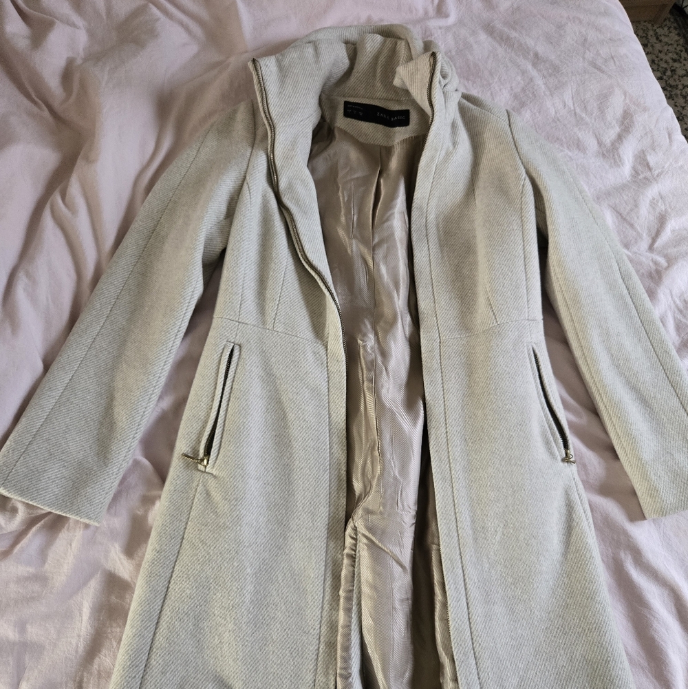 Zara Basic Cream Coat - Picture 2 of 5